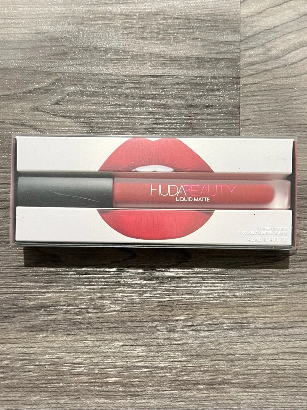 HUDA BEAUTY - MISS AMERICA